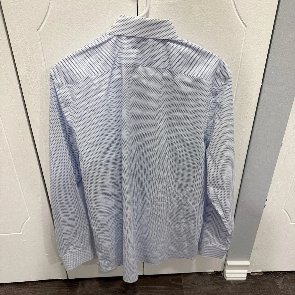 Banana Republic White and Blue Slim Fit Non-Iron Cotton Button Down Shirt